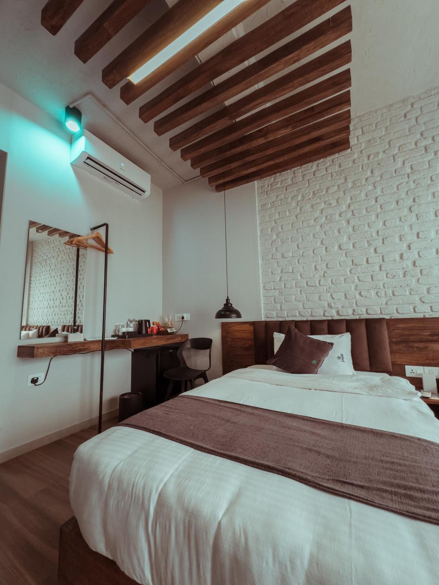 Jade City Hotel Покхара Экстерьер фото