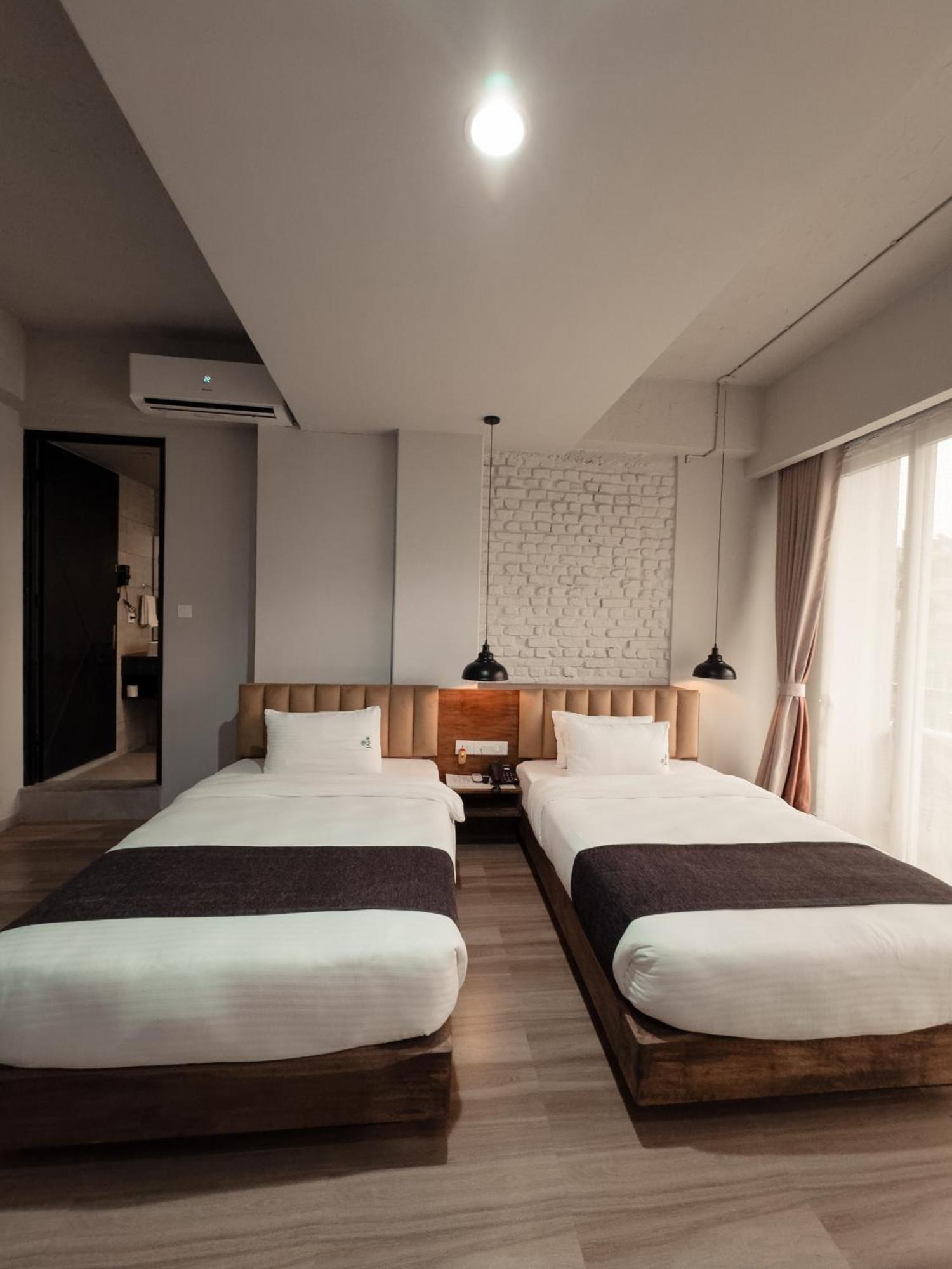 Jade City Hotel Покхара Экстерьер фото